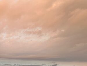 曇った空